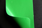 China Grünes/weißes Feuerbeweis PVC beschichtete Planen-Gewebe für Seitenvorhang 30*30 Verteiler 